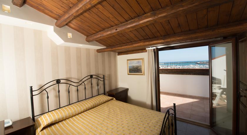 Отель Hotel Aliai