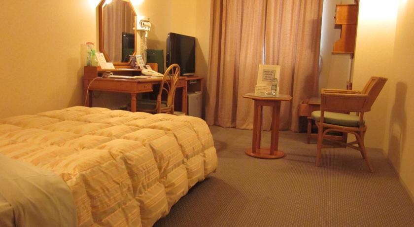 Отель Hotel Merieges