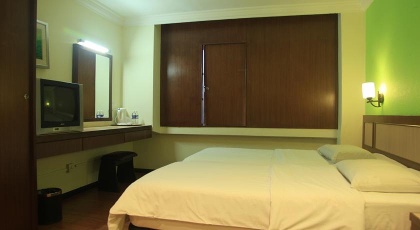 Отель K T Travellers Inn