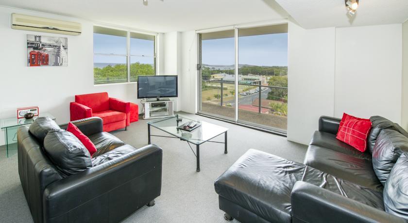 Апартаменты Tradewinds Apartments