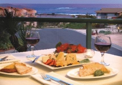 Отель Aqualuna Beach Resort