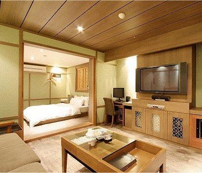 Max Hotel