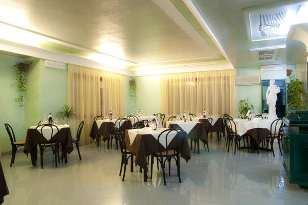 Отель Hotel Quasar