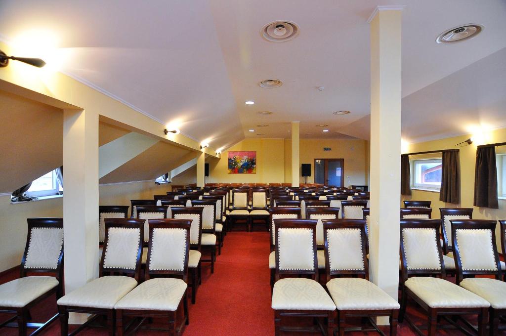 Отель Hotel Maxim