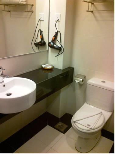 Отель Hotel Yt Midtown Kuala Terengganu