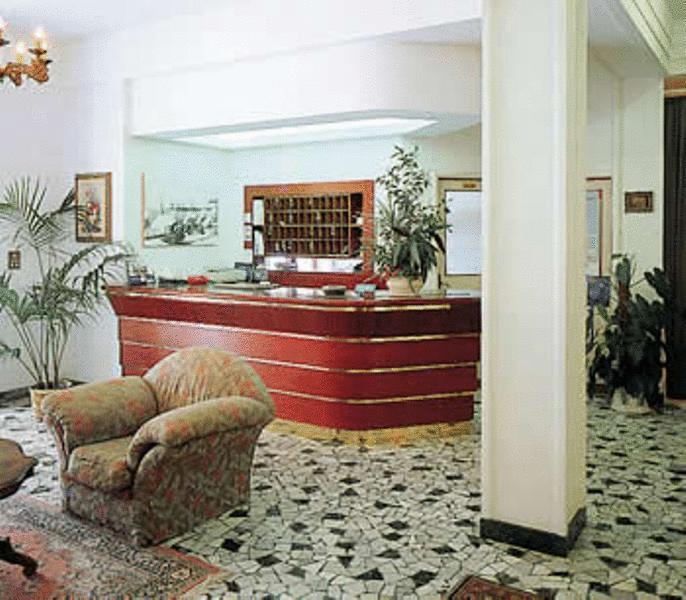 Отель Astor Victoria