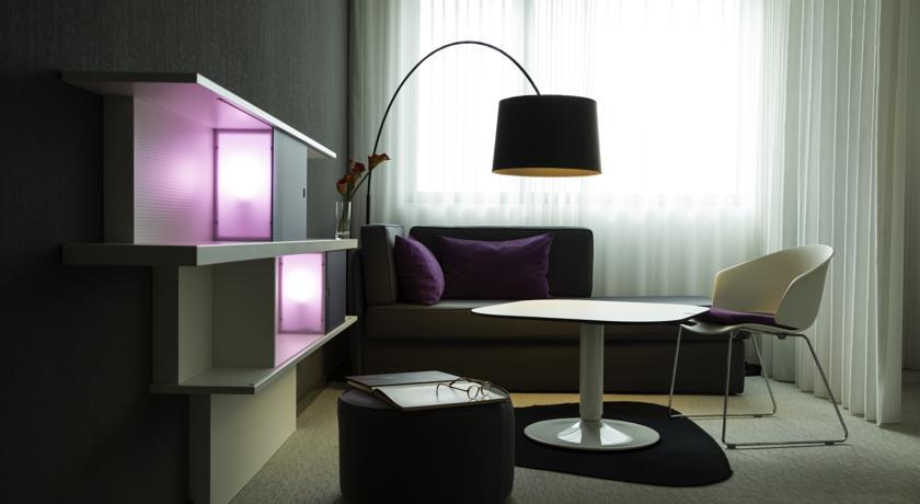 Отель Suite Novotel Paris Issy Les Moulineaux