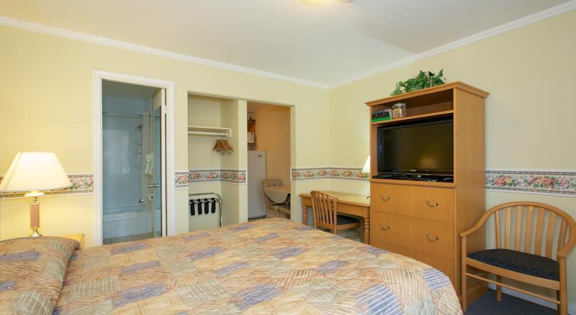 Отель EconoLodge - Kelowna