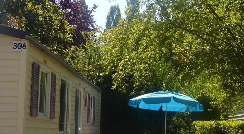 Отель Camping Parc du Château d'Allot
