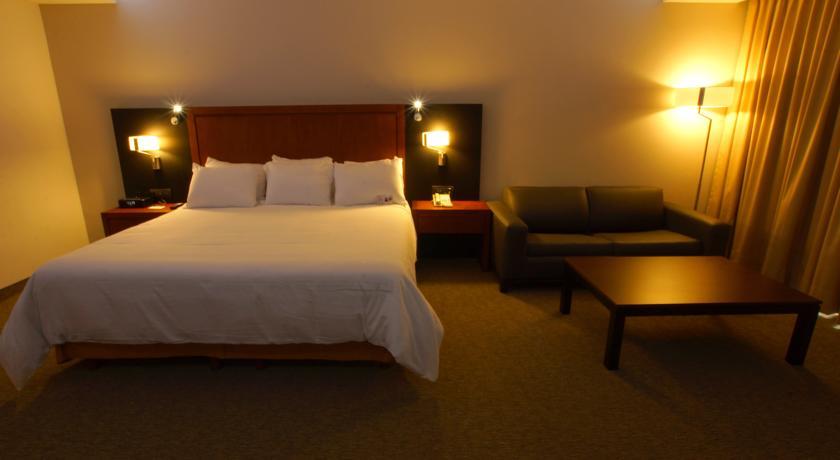 Отель Radisson Poliforum Plaza Hotel Leon