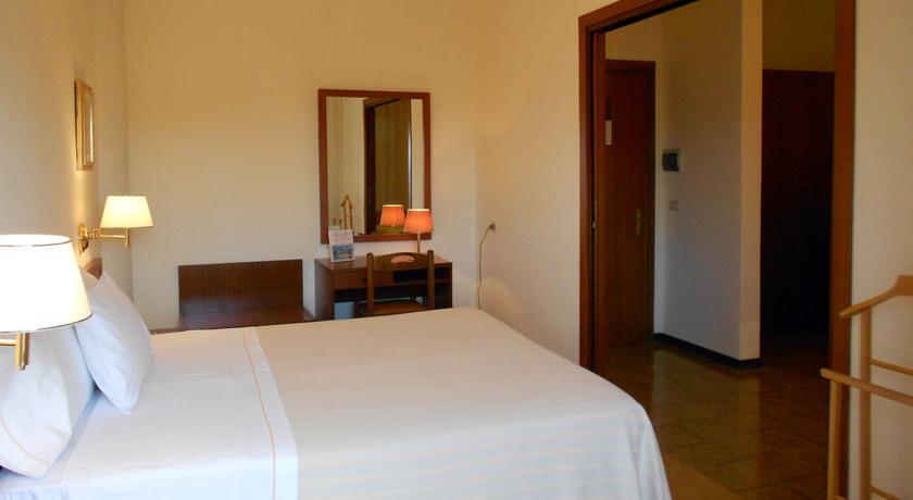 Отель Hotel Sporting
