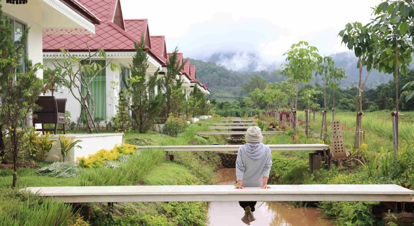 Отель At Pai Resort