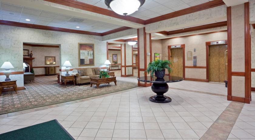 Отель Holiday Inn Hotel & Suites OVERLAND PARK-WEST