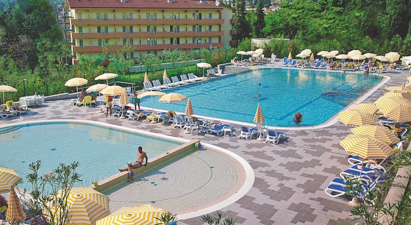 Отель Hotel La Perla