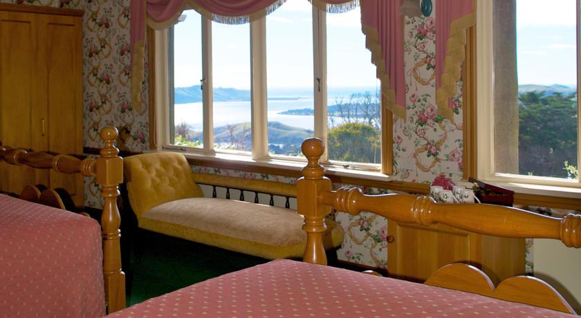 Отель Larnach Lodge