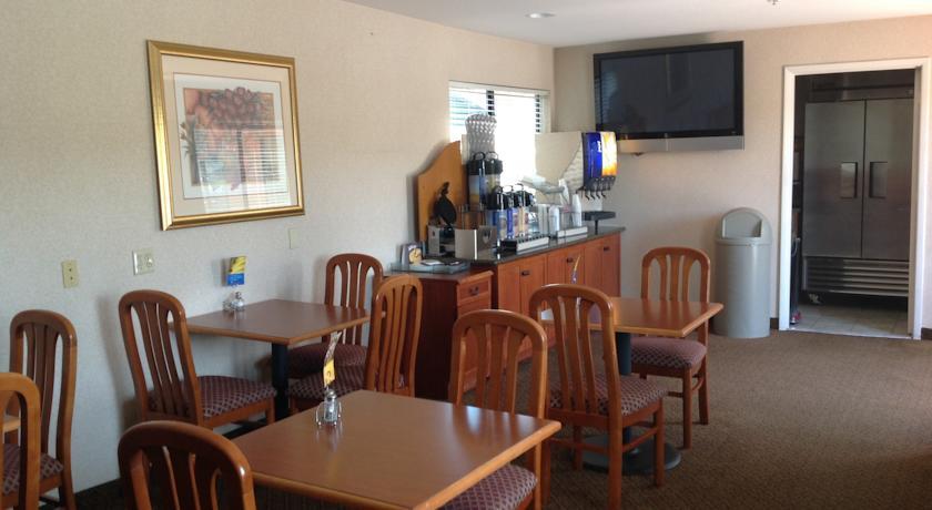 Отель Holiday Inn Express - Oceanside