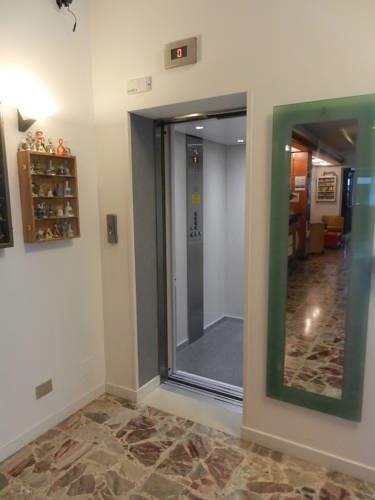 Отель Hotel Angelini