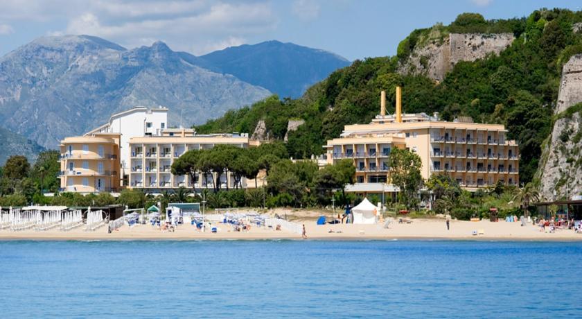 Отель Hotel Serapo