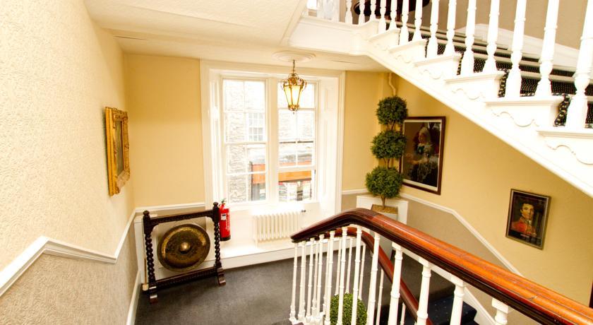 Отель BEST WESTERN The Kings Head Hotel