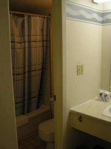 Отель Town'n Country Motor Inn