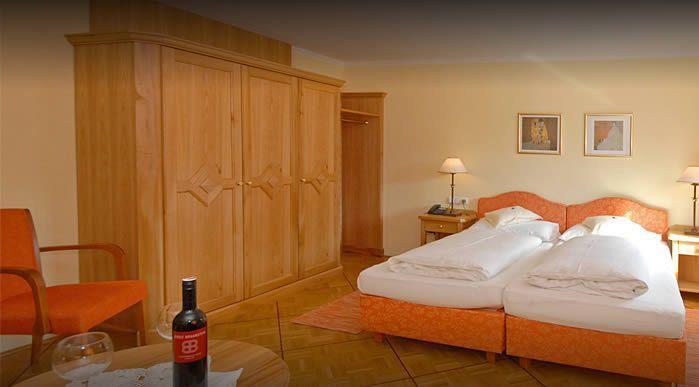 Отель Gasthof Hotel Hauslwirt