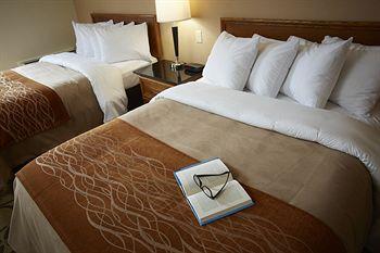 Отель Comfort Inn Kirkland Lake