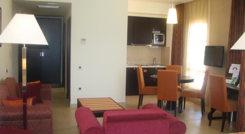 Отель Atrium Residence Baska