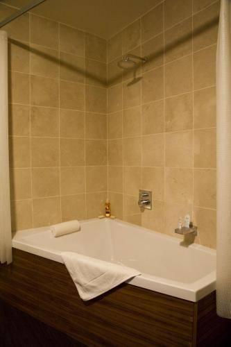 Отель The City Rooms