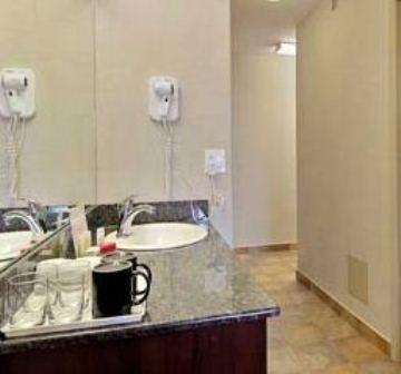 Отель Super 8 Red Deer City Centre