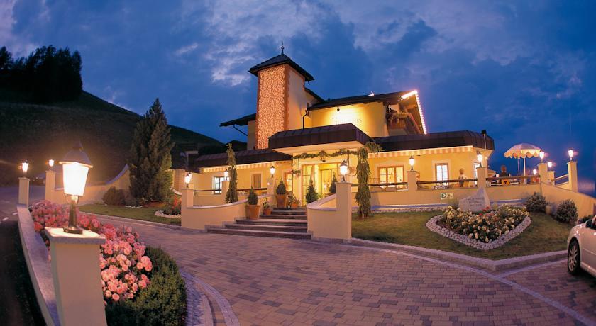 Отель Alpin Panorama Hotel Hubertus