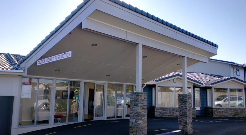 Отель Auckland Airport Lodge