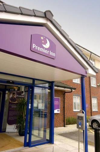 Отель Premier Inn Warrington Central North