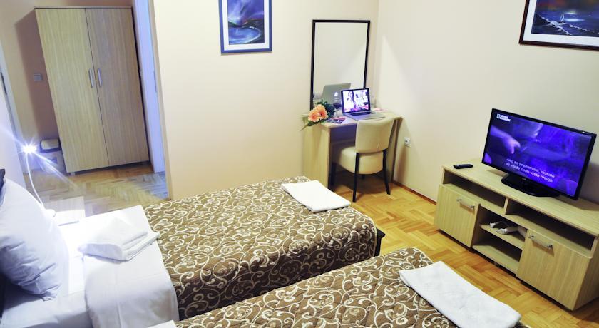 Отель Garni Hotel Lotos