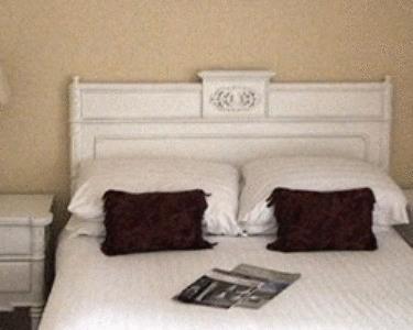 Отель Howard Arms Hotel