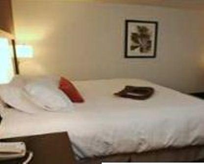 Отель Hampton Inn & Suites Red Deer