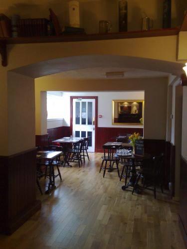 Отель The Crags Hotel