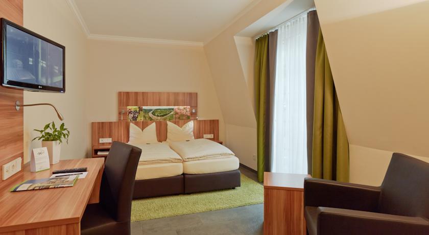 Отель Hotel Cochemer Jung