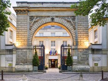 Отель Pullman Versailles Chateau