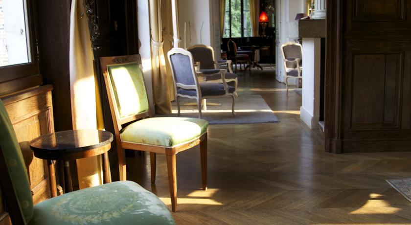Отель Hostellerie Du Château Les Muids