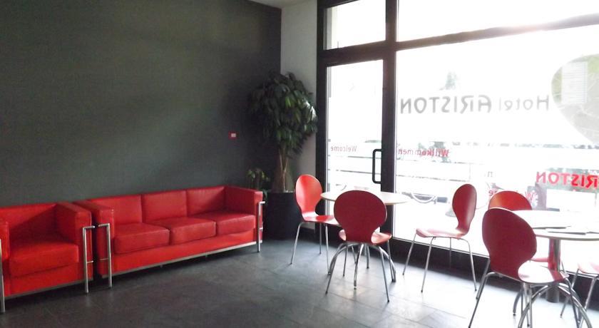 Отель Hotel Ariston