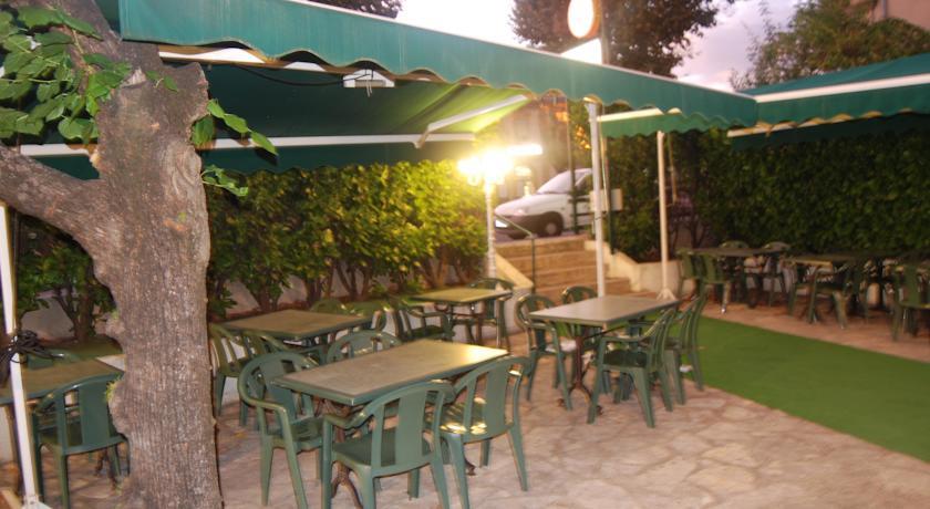 Отель Citotel Jalade