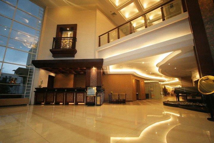 Отель Dafam Hotel Semarang