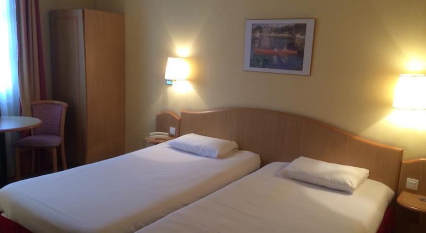 Отель Mercure Rennes Centre Place BR