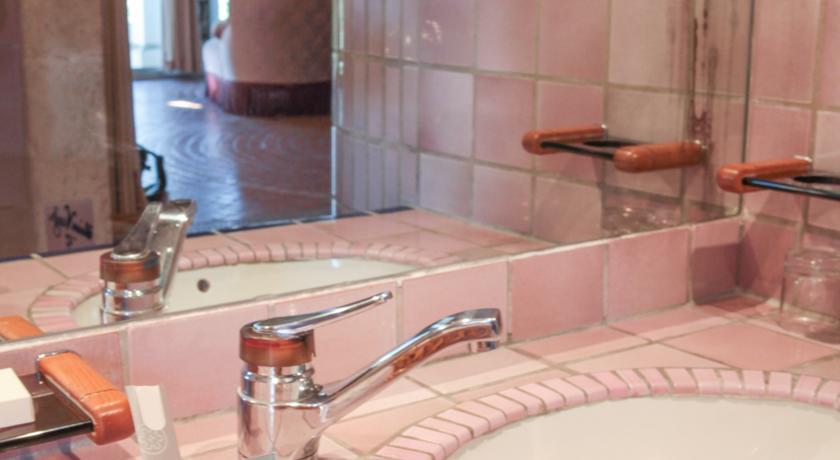 Отель Auberge De Noves Domaine Du Deves