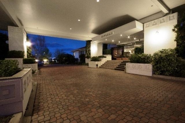 Отель Diplomat Hotel