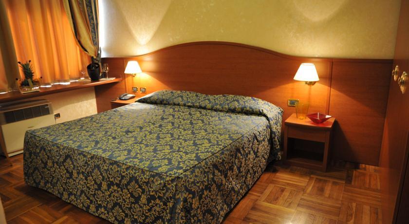Отель Hotel Excelsior Palace