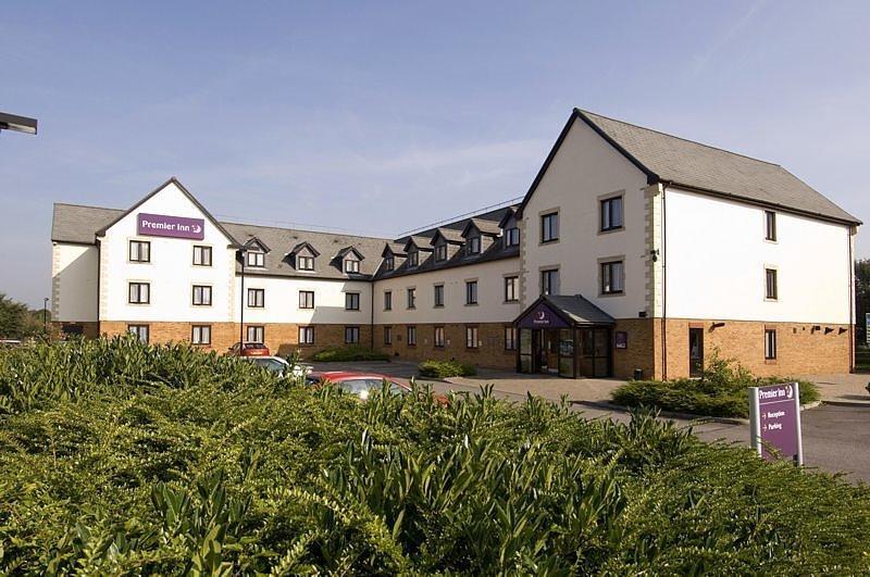 Отель Premier Inn Gloucester (Barnwood)