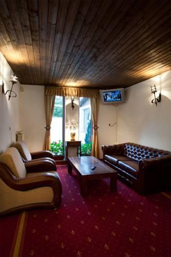 Отель Hotel Rina Tirol