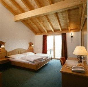 Отель Berghotel Tgantieni