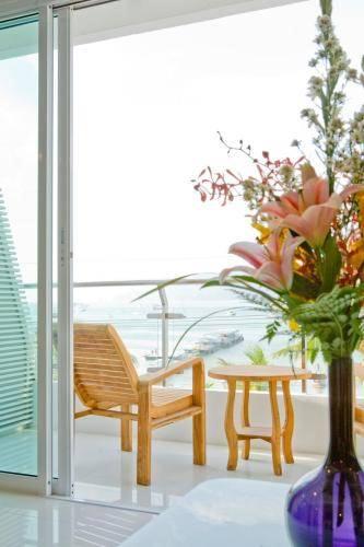 Rayaburi Beach Club